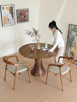 Mažas butas Namų ūkio valgomojo stalas Naujas kinų stilius Medžio masyvas apvalus Balkonų stalai ir kėdės