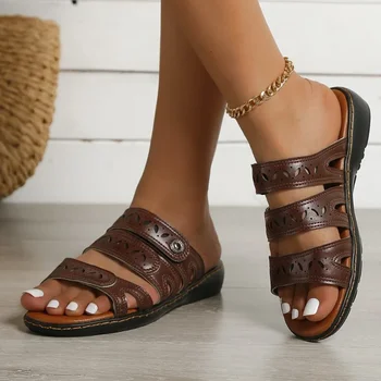 Vasaros paplūdimio batai moterims 2023 Naujos atviros kojų pirštų moteriškos pleištinės šlepetės Lauko laisvalaikio ponios čiuožyklos Batai Plokščios moteriškos basutės